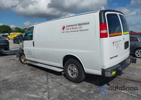 2020 GMC Savana Cargo Rwd 2500 Regular Wheelbase Work Van z USA, uszkodzony, nr VIN 1GTW7AFG2L1248118